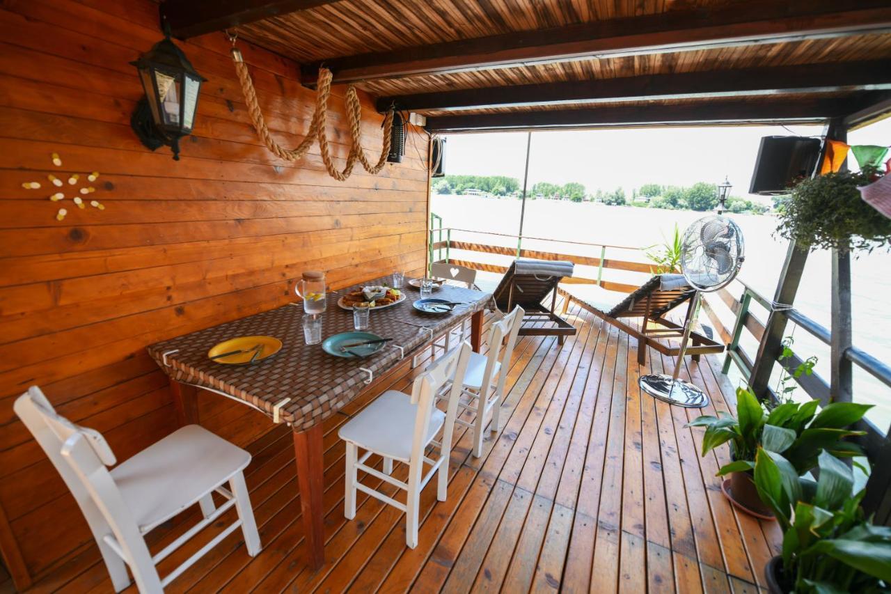 בלגרד Sagando - Floating House On Sava River מראה חיצוני תמונה